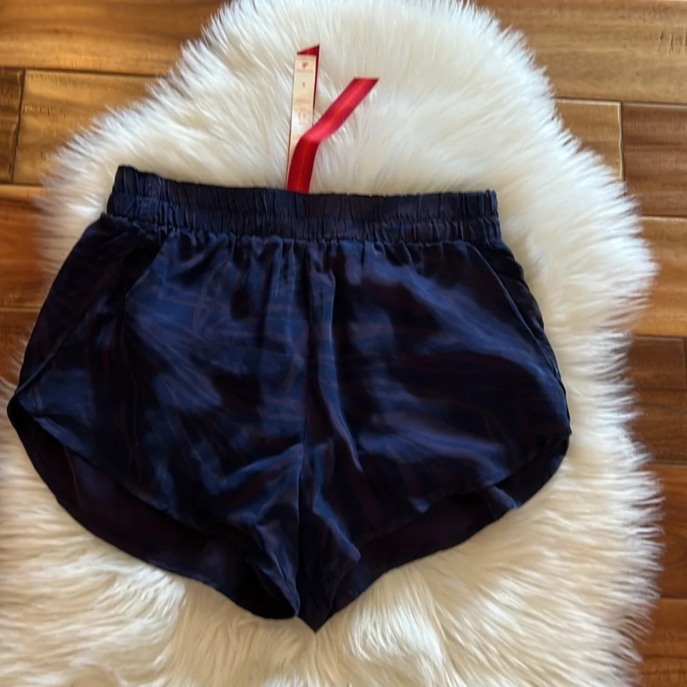 Left On Friday Day Trip Short HIGH RISE, ELASTIC WAIST, BRIEF LINER SMALL NWT - Picture 3 of 11